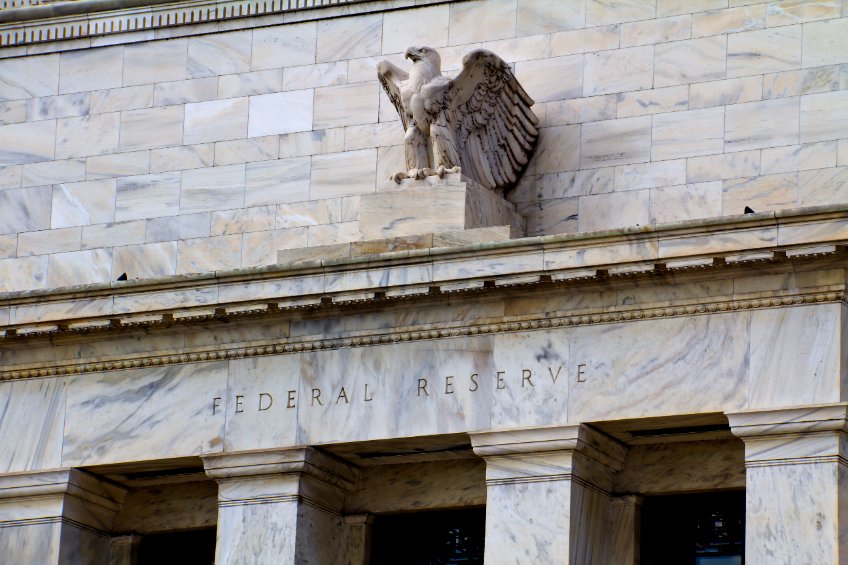 Fed warns banks against crypto-related activies