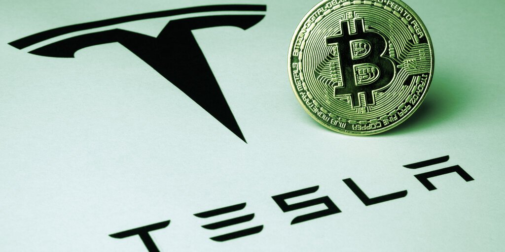 Elon Musk's Tesla Still HODLing $218M in Bitcoin